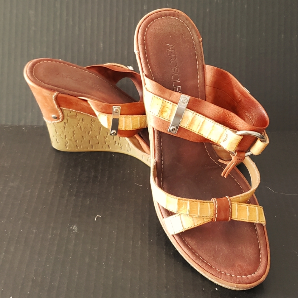 Aerosoles Women's Wedge. Orange & Tan. Size 10.